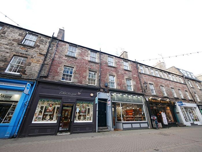 2 Bedroom Flat To Rent In Rose Street, City Centre, Edinburgh, EH2