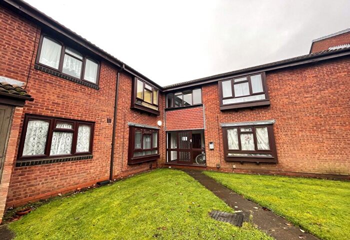 Flat To Rent In Littlecote Drive, Birmingham, West Midlands, B23