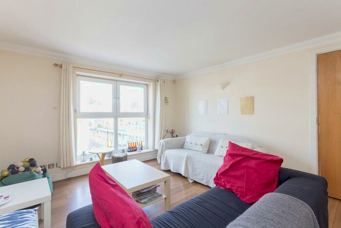2 Bedroom Flat To Rent In Essex Road, Islington, N1