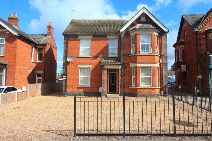 1 Bedroom Apartment To Rent In Queensway, Bletchley, MK2