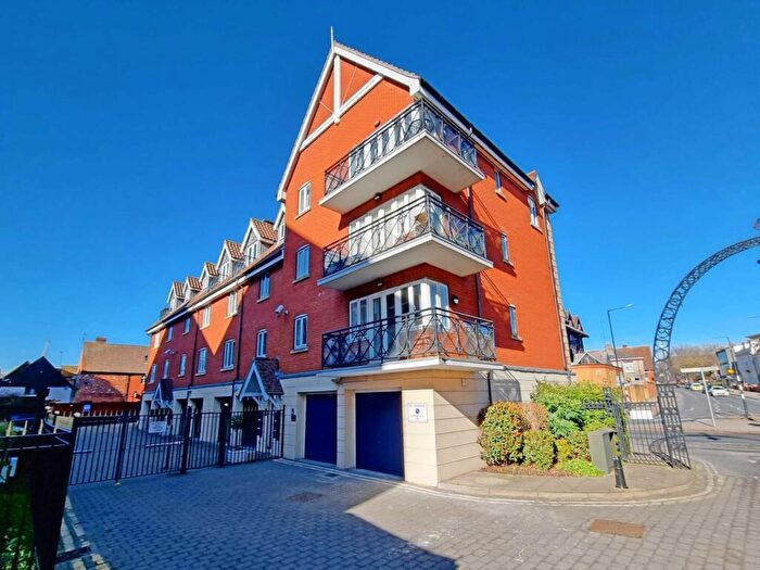 2 Bedroom Apartment To Rent In Neptune Square, Ipswich, IP4