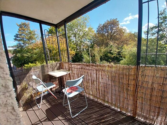 2 Bedroom Flat To Rent In Barracks Lane, Oxford, OX4