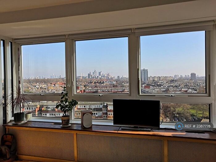 2 Bedroom Flat To Rent In Gaitskell Court, London, SW11