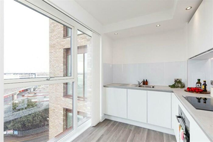 1 Bedroom Flat To Rent In Thames Road, London, E16