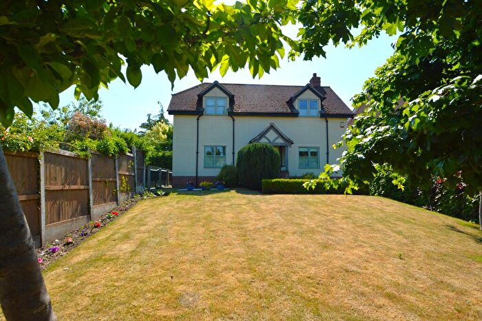 3 Bedroom Detached House For Sale In School Road, Sible Hedingham, Essex, CO9