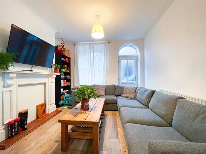 4 Bedroom House To Rent In Duncombe Street, Sheffield, S6