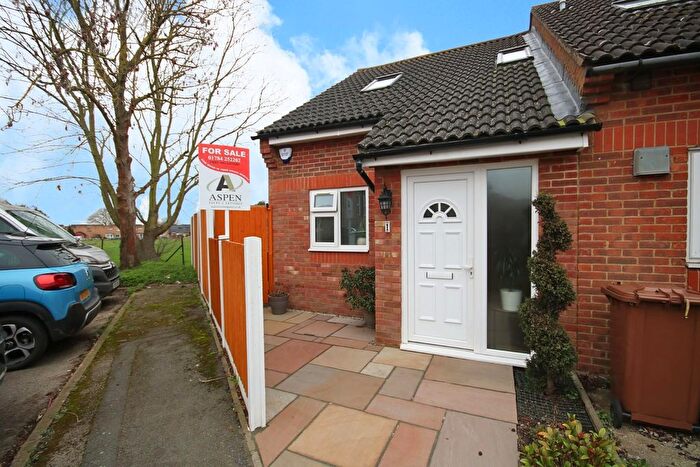 2 Bedroom End Terrace House For Sale In Douglas Road, Stanwell, TW19