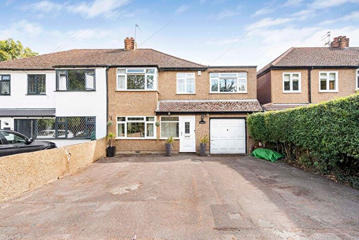 4 Bedroom Semi-detached House For Sale In Penton Hook Road, Staines-Upon-Thames, Surrey, TW18
