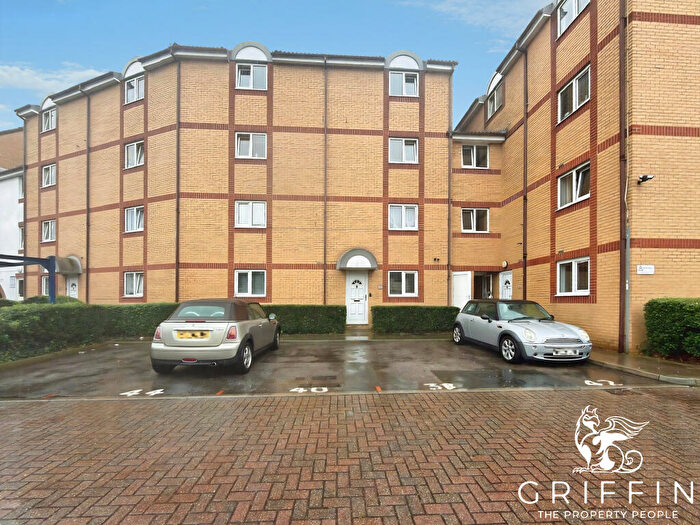 2 Bedroom Flat To Rent In Astley, Grays, RM17