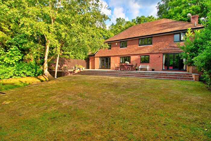 4 Bedroom Detached House For Sale In Heath Ride, Finchampstead, RG40