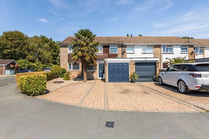 5 Bedroom End Of Terrace House For Sale In Chaunterell Way, Abingdon, OX14