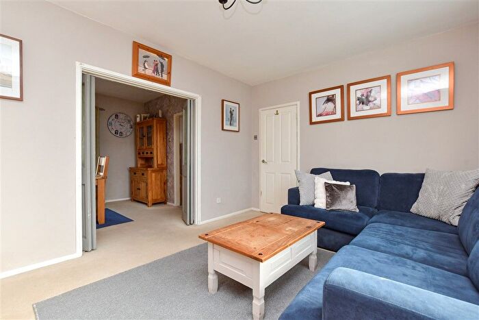 3 Bedroom Semi Detached House For Sale In Hatch Gardens, Tadworth, Surrey, KT20