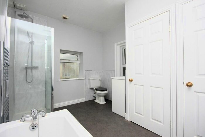 1 Bedroom Flat To Rent In Clearmount Road, Weymouth, DT4