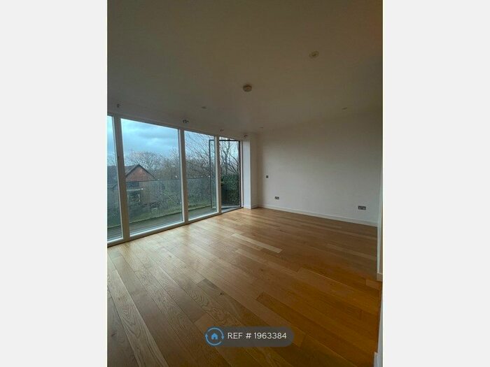 1 Bedroom Flat To Rent In Fairfield Avenue, Staines-Upon-Thames, TW18