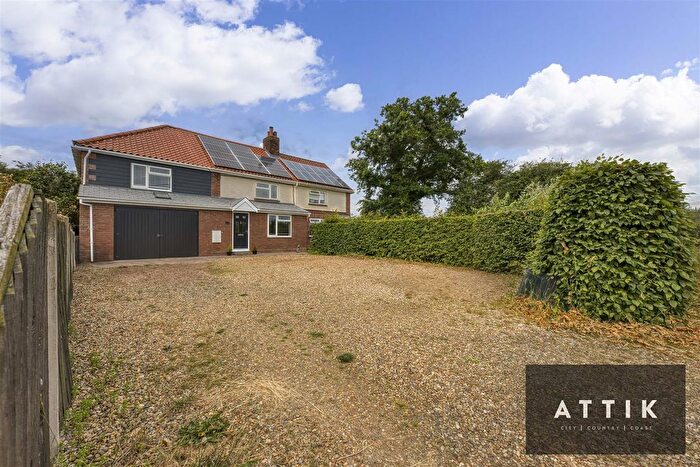 3 Bedroom Semi-Detached House For Sale In Chapel Road, Spooner Row, Wymondham, NR18