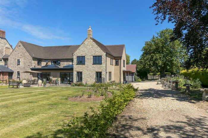 4 Bedroom Country House For Sale In Moreton Morrell, Warwick, Warwickshire, CV35