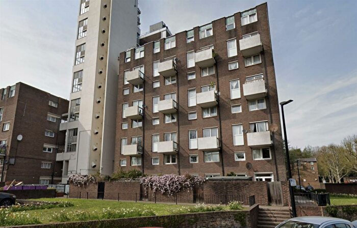 4 Bedroom Flat To Rent In Prusom Street, London, E1W