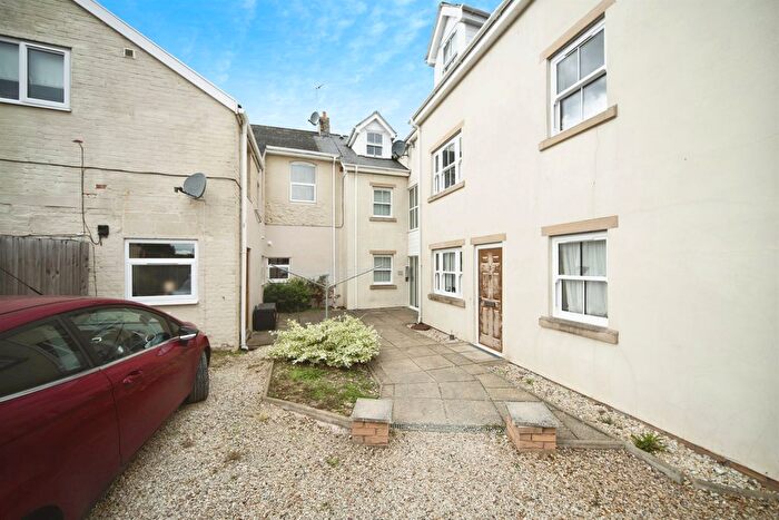 2 Bedroom Flat For Sale In Cheddon Road, Taunton, TA2