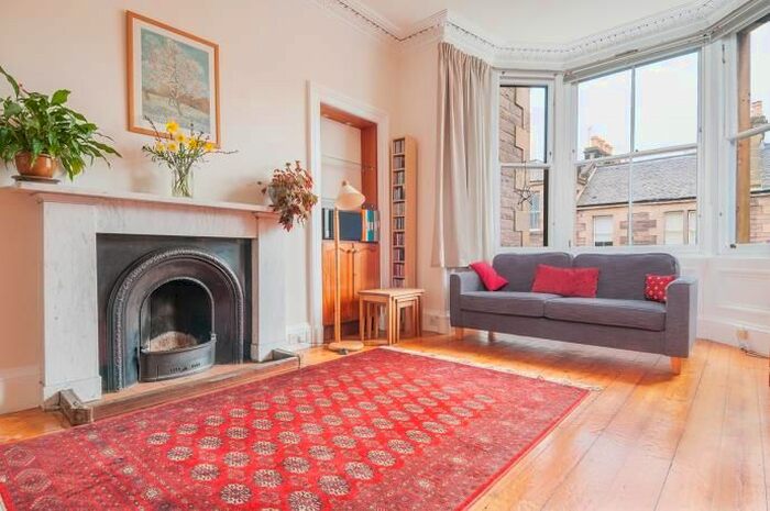 2 Bedroom Flat To Rent In Shandon Street, Edinburgh, EH11