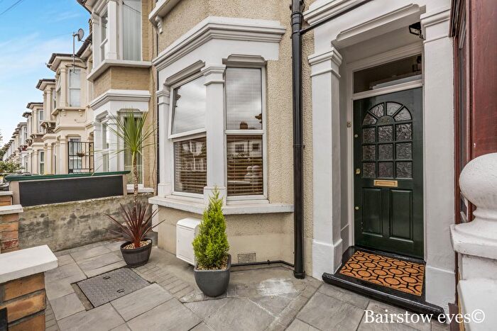 1 Bedroom Flat To Rent In Lily Road, London, E17