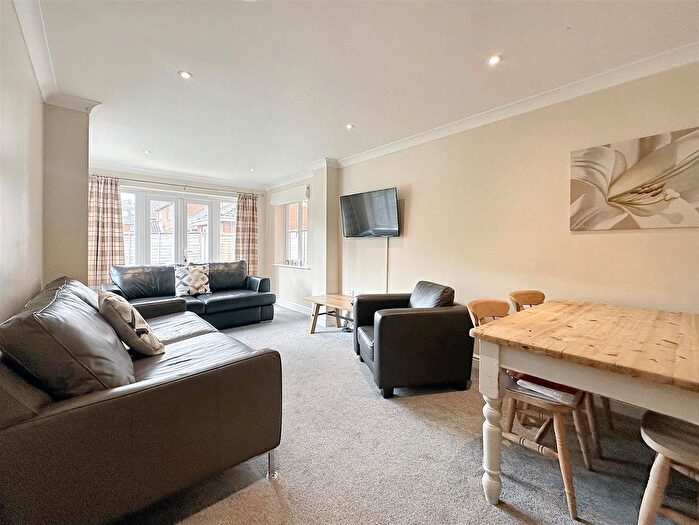 6 Bedroom Detached House To Rent In Earles Gardens, Norwich, NR4