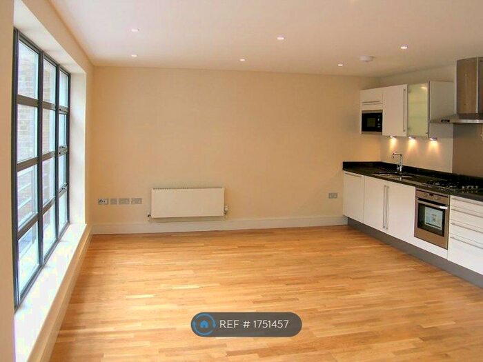 2 Bedroom Flat To Rent In Clare Lane, London, N1