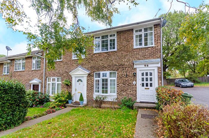 3 Bedroom End Of Terrace House To Rent In Oakfields, Guildford, GU3