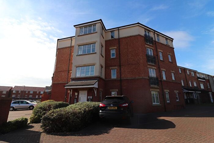 2 Bedroom Flat To Rent In Ovett Gardens, Gateshead, NE8