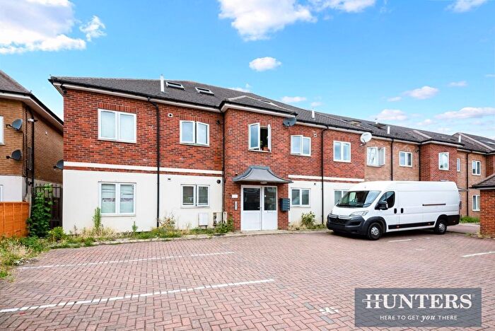 2 Bedroom Flat To Rent In Fonthill Court, Cottington Road, Hanworth Feltham, TW13