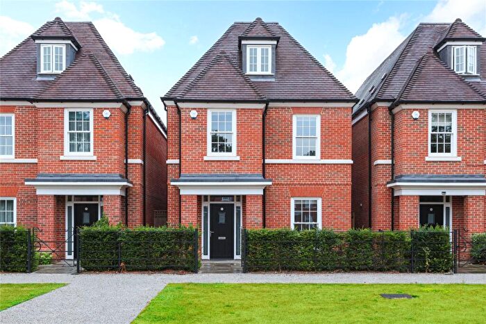 4 Bedroom Detached House To Rent In Broadoaks Park, West Byfleet, Surrey, KT14