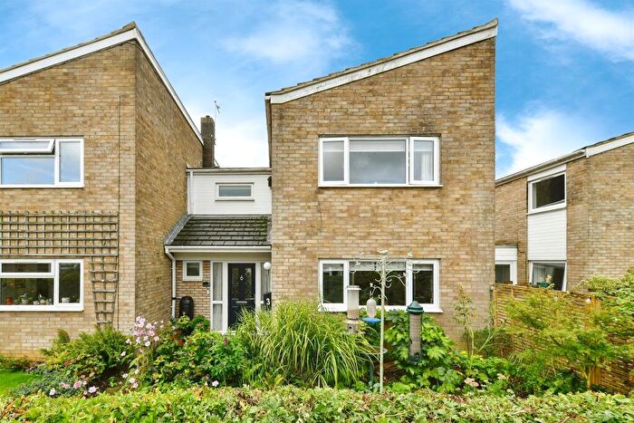 3 Bedroom End Of Terrace House For Sale In Lingfield Road, Martinswood, Stevenage, SG1