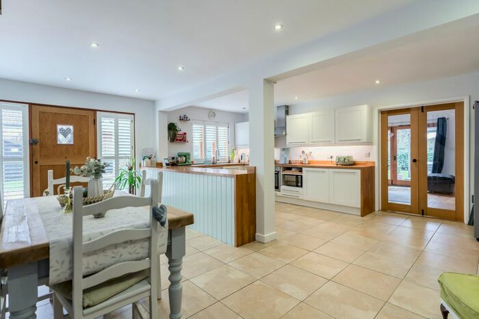 4 Bedroom Detached House For Sale In Church Road, Wilby, Eye, IP21