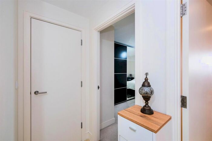 1 Bedroom Flat For Sale In Chaplin House, Hoe Street, Walthamstow, E17
