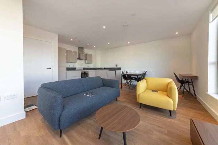 2 Bedroom Flat To Rent In Union Way, North Acton, NW10