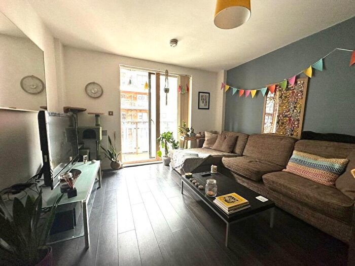 2 Bedroom Flat To Rent In Barton Place, Hornbeam Way, Green Quarter, M4