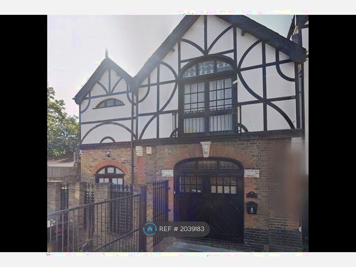 3 Bedroom End Of Terrace House To Rent In York Mews, Ilford, IG1