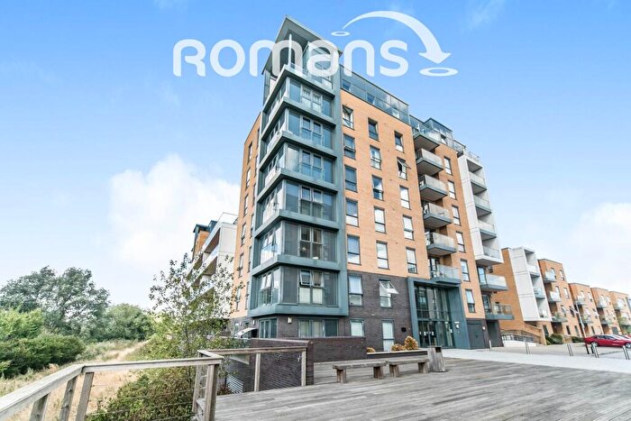 2 Bedroom Flat To Rent In Skylark House, Drake Way, Reading, RG2