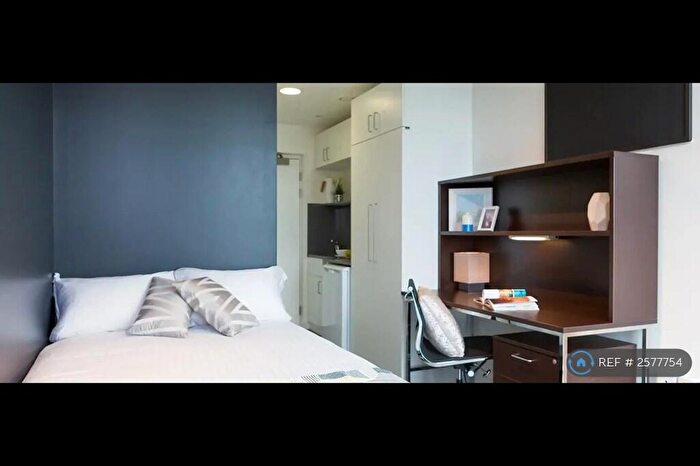 Studio To Rent In Pentonville Road, London, N1