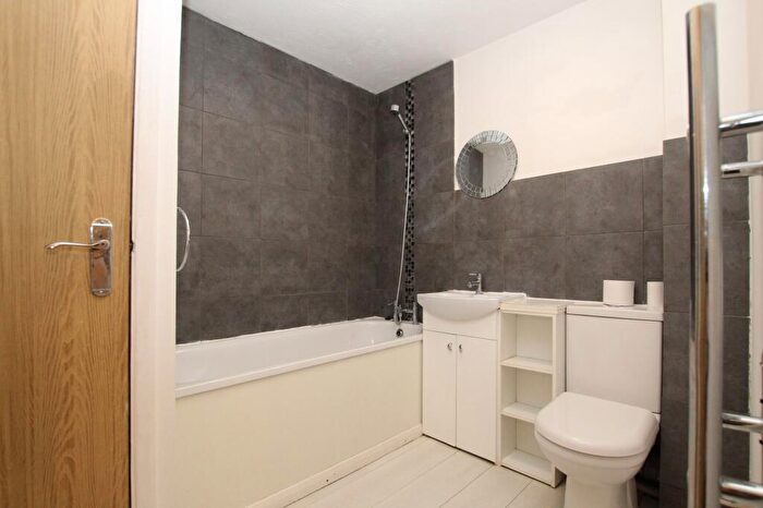 1 Bedroom Flat To Rent In Virgil Drive, Broxbourne, EN10