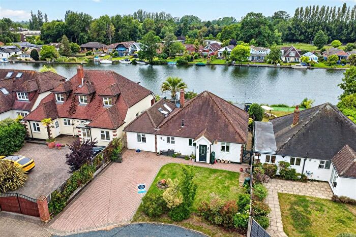 4 Bedroom Detached Bungalow For Sale In Dudley Road, Walton-On-Thames, KT12