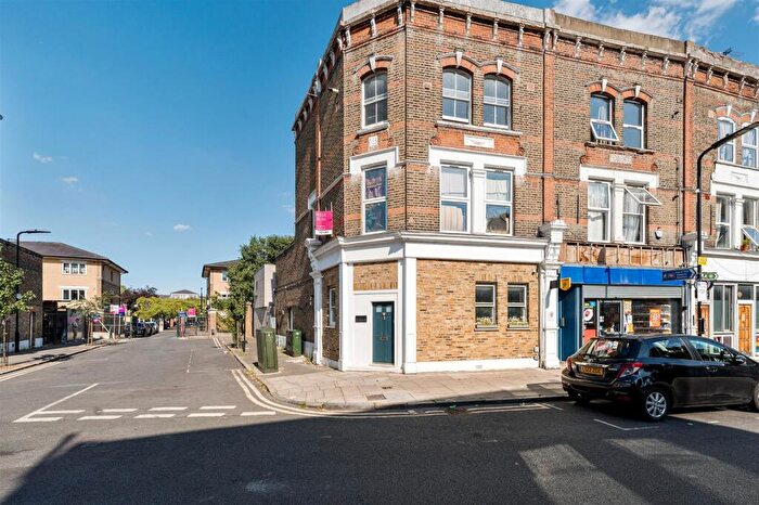 1 Bedroom Flat For Sale In Clarence Road, Hackney Central, E5