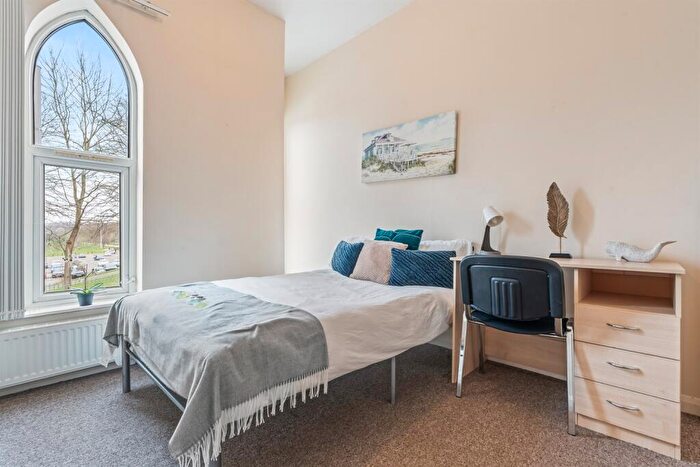 3 Bedroom Apartment To Rent In Noel Street, NG7