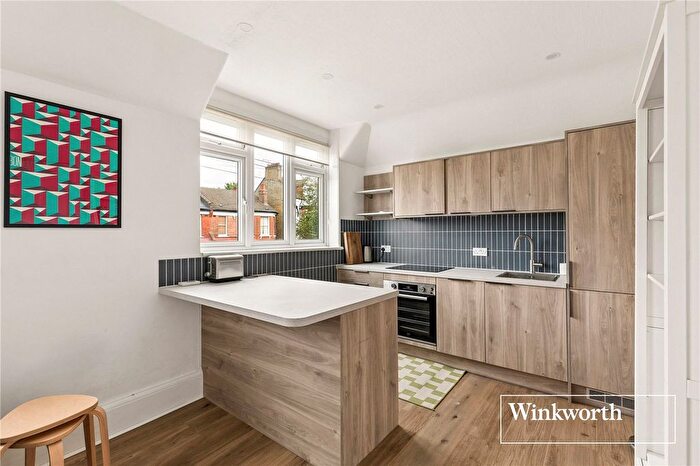 2 Bedroom Flat To Rent In Lichfield Grove, Finchley, London, N3