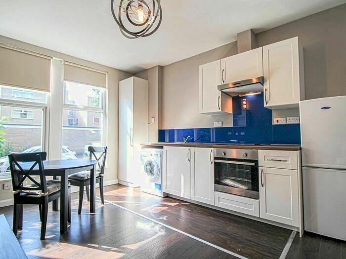 Studio To Rent In Apt, Darnley Road #, LS16