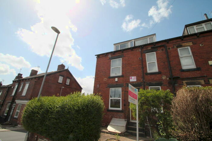3 Bedroom Terraced House To Rent In Barnbrough Street, Burley, LS4