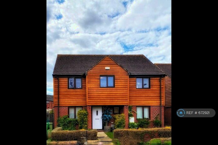 4 Bedroom Detached House To Rent In Ulverston Crescent, Broughton, Milton Keynes, MK10