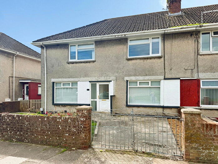 2 Bedroom Flat For Sale In Heol-y-Parc, North Cornelly, Bridgend, CF33