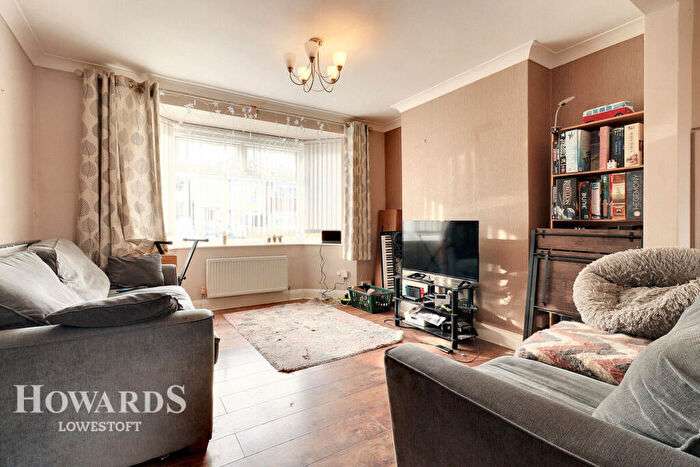 2 Bedroom Semi Detached House For Sale In Kimberley Road, Lowestoft, NR33