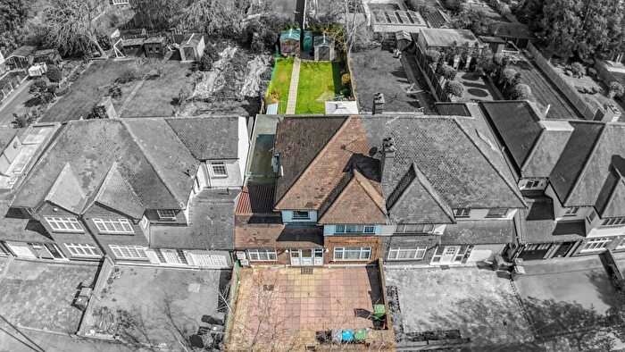 5 Bedroom Semi Detached House For Sale In Shaftesbury Avenue, Kenton, HA3