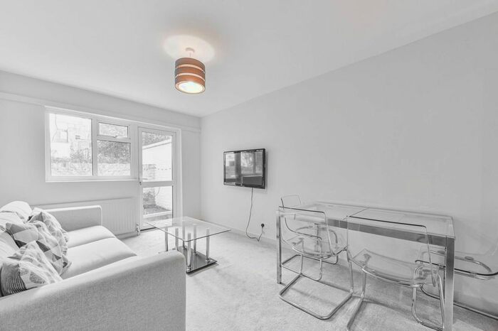 2 Bedroom Flat To Rent In St George's Drive, Pimlico, London, SW1V